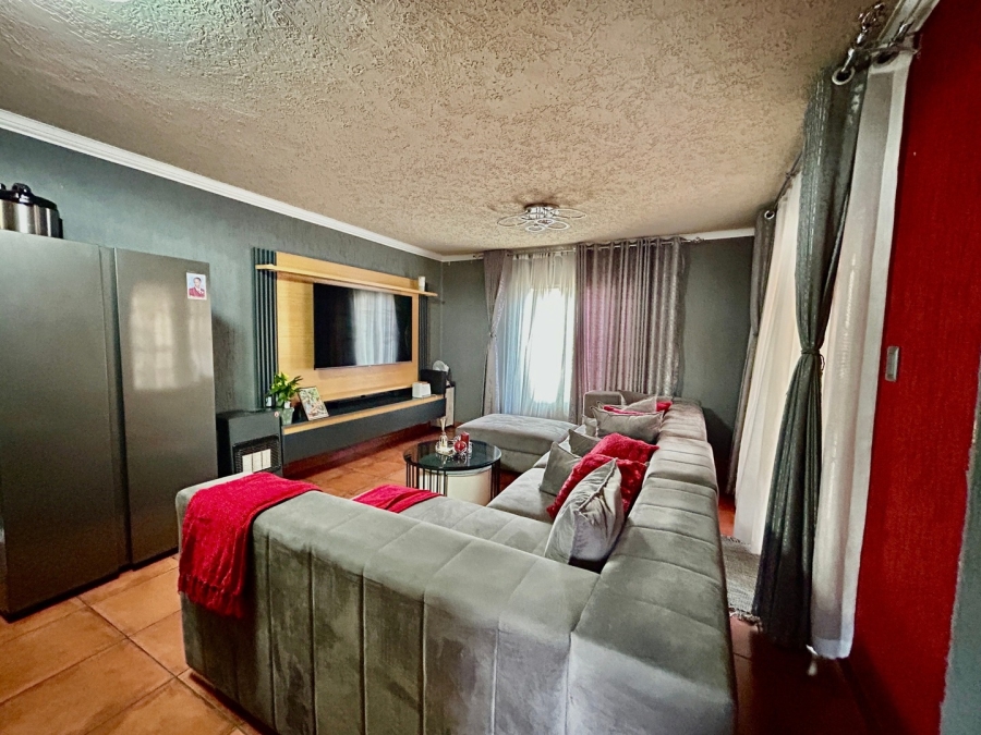 To Let 3 Bedroom Property for Rent in Waterval East North West
